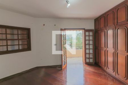 Casa à venda com 450m², 5 quartos e 4 vagas Casa à venda com 450m², 5 quartos e 4 vagasQuarto 2 - Suite