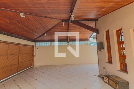 Casa à venda com 450m², 5 quartos e 4 vagas Casa à venda com 450m², 5 quartos e 4 vagasGaragem