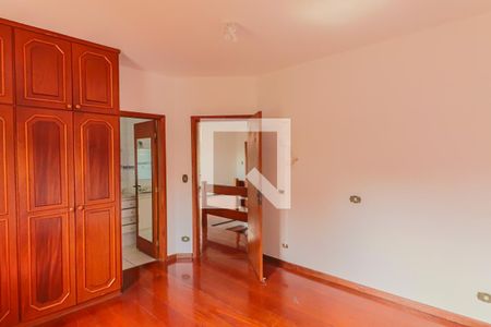 Casa à venda com 450m², 5 quartos e 4 vagas Casa à venda com 450m², 5 quartos e 4 vagasQuarto 4 - Suite