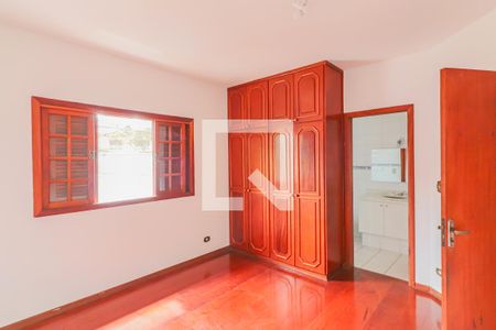 Casa à venda com 450m², 5 quartos e 4 vagas Casa à venda com 450m², 5 quartos e 4 vagasQuarto 4 - Suite