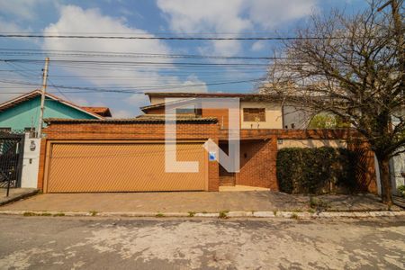 Casa à venda com 450m², 5 quartos e 4 vagas Casa à venda com 450m², 5 quartos e 4 vagasFachada