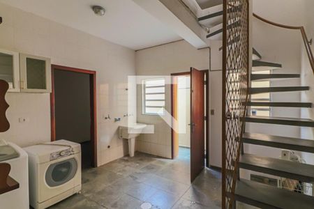 Casa à venda com 450m², 5 quartos e 4 vagas Casa à venda com 450m², 5 quartos e 4 vagasLavanderia