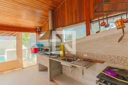 Casa à venda com 450m², 5 quartos e 4 vagas Casa à venda com 450m², 5 quartos e 4 vagasArea de Lazer Churrasqueira