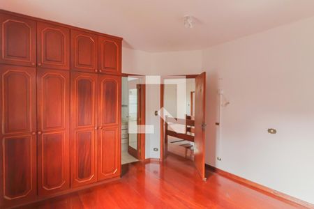 Casa à venda com 450m², 5 quartos e 4 vagas Casa à venda com 450m², 5 quartos e 4 vagasQuarto 4 - Suite