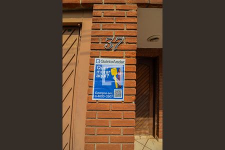 Casa à venda com 450m², 5 quartos e 4 vagas Casa à venda com 450m², 5 quartos e 4 vagasPlaquinha