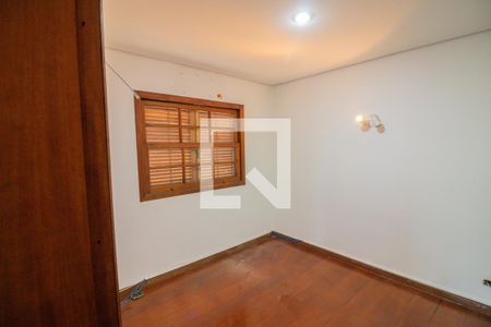 Casa à venda com 450m², 5 quartos e 4 vagas Casa à venda com 450m², 5 quartos e 4 vagasQuarto 1