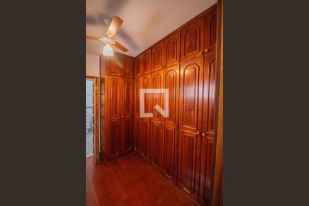 Casa à venda com 450m², 5 quartos e 4 vagas Casa à venda com 450m², 5 quartos e 4 vagasQuarto 3 - Suite Master