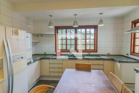 Casa à venda com 450m², 5 quartos e 4 vagas Casa à venda com 450m², 5 quartos e 4 vagasCozinha