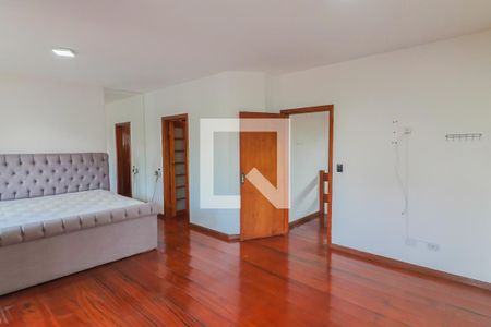 Casa à venda com 450m², 5 quartos e 4 vagas Casa à venda com 450m², 5 quartos e 4 vagasQuarto 3 - Suite Master