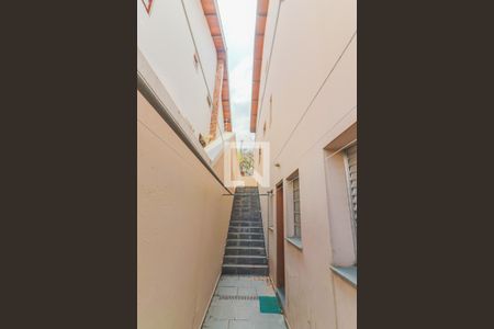 Casa à venda com 450m², 5 quartos e 4 vagas Casa à venda com 450m², 5 quartos e 4 vagasCorredor Lateral