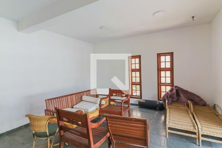 Casa à venda com 450m², 5 quartos e 4 vagas Casa à venda com 450m², 5 quartos e 4 vagasArea de Lazer Salão de Festas