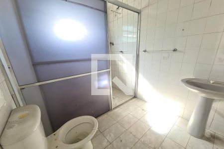 Casa para alugar com 90m², 2 quartos e 2 vagasBanheiro da Suíte