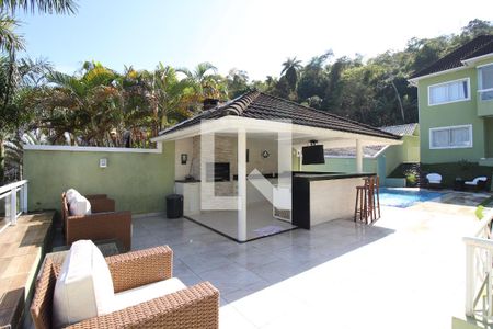 Casa de condomínio à venda com 240m², 3 quartos e 2 vagasÁrea Externa