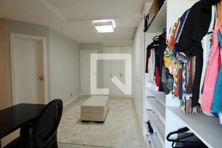 Casa de condomínio à venda com 240m², 3 quartos e 2 vagasQuarto 3 - Suíte