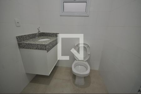 Banheiro de kitnet/studio para alugar com 1 quarto, 30m² em Vila Mazzei, São Paulo
