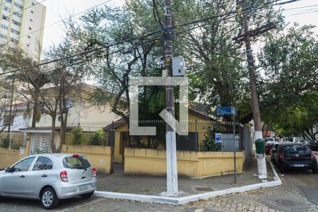 Casa à venda com 110m², 3 quartos e 2 vagas Casa à venda com 110m², 3 quartos e 2 vagasFachada