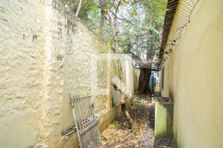 Casa à venda com 110m², 3 quartos e 2 vagas Casa à venda com 110m², 3 quartos e 2 vagasQuintal - Corredor