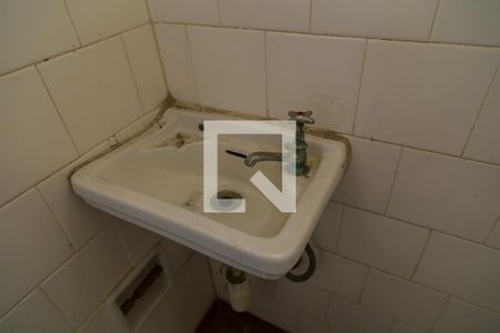 Casa à venda com 110m², 3 quartos e 2 vagas Casa à venda com 110m², 3 quartos e 2 vagasBanheiro de Serviço - Pia