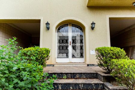 Casa para alugar com 530m², 4 quartos e 4 vagasEntrada