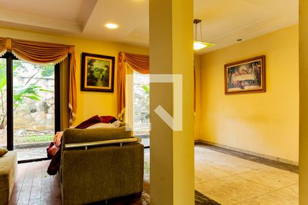 Casa para alugar com 530m², 4 quartos e 4 vagasSala