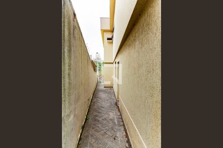 Casa para alugar com 530m², 4 quartos e 4 vagasCorredor para Garagem