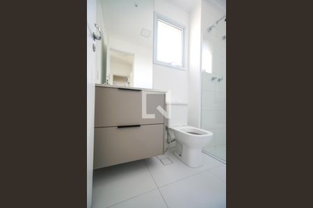Apartamento para alugar com 66m², 2 quartos e 1 vaga Apartamento para alugar com 66m², 2 quartos e 1 vagaBanheiro da suíte