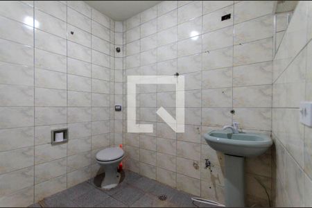 Banheiro  de casa à venda com 6 quartos, 100m² em Cangaiba, São Paulo