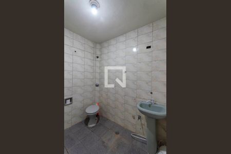 Banheiro  de casa à venda com 6 quartos, 100m² em Cangaiba, São Paulo