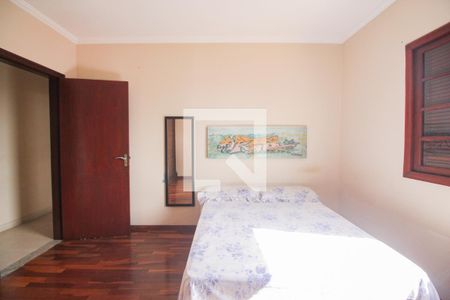 Casa à venda com 230m², 3 quartos e 3 vagasQuarto 2