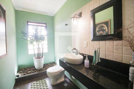 Casa à venda com 230m², 3 quartos e 3 vagasBanheiro