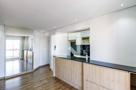 Sala de apartamento para alugar com 2 quartos, 76m² em Parque Maria Helena, São Paulo