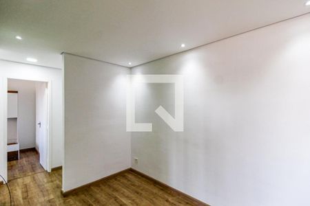 Sala de apartamento para alugar com 2 quartos, 76m² em Parque Maria Helena, São Paulo