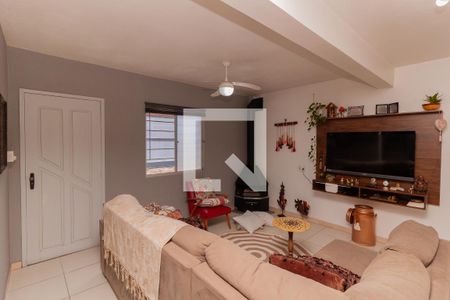 Sala 1 de casa à venda com 2 quartos, 160m² em Rio Branco, Novo Hamburgo