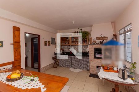 Casa à venda com 160m², 2 quartos e 1 vaga Casa à venda com 160m², 2 quartos e 1 vagaGaragem