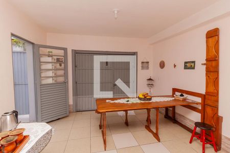 Casa à venda com 160m², 2 quartos e 1 vaga Casa à venda com 160m², 2 quartos e 1 vagaGaragem