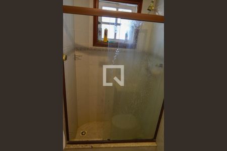 Casa à venda com 320m², 6 quartos e 3 vagasBanheiro da Suíte 2
