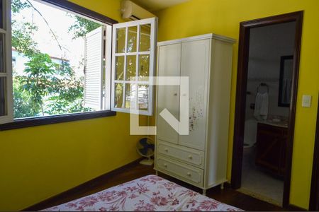 Casa à venda com 320m², 6 quartos e 3 vagasSuíte 2
