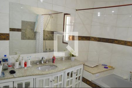 Casa à venda com 320m², 6 quartos e 3 vagasBanheiro da Suíte 1