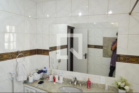 Casa à venda com 320m², 6 quartos e 3 vagasBanheiro da Suíte 1