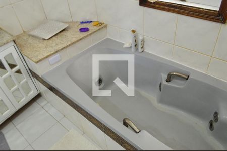 Casa à venda com 320m², 6 quartos e 3 vagasBanheiro da Suíte 1