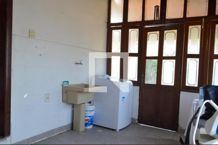 Casa à venda com 320m², 6 quartos e 3 vagasCoz