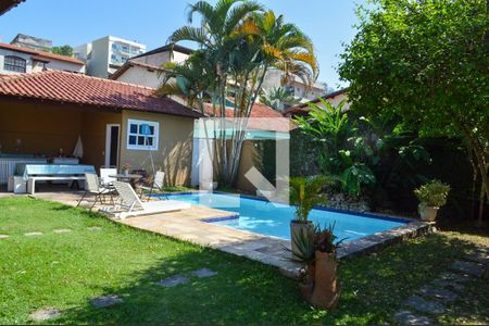 Casa à venda com 320m², 6 quartos e 3 vagasPiscina