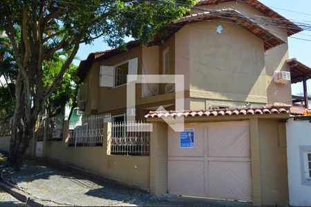 Casa à venda com 320m², 6 quartos e 3 vagasFachada 