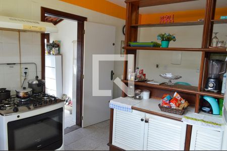 Casa à venda com 320m², 6 quartos e 3 vagasCozinha