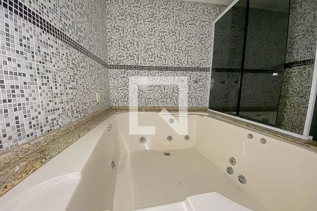 Casa para alugar com 300m², 4 quartos e 3 vagas Casa para alugar com 300m², 4 quartos e 3 vagasBanheiro da Suíte