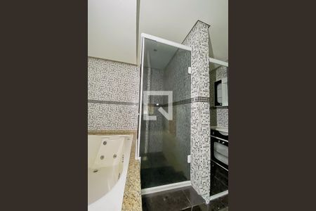 Casa para alugar com 300m², 4 quartos e 3 vagas Casa para alugar com 300m², 4 quartos e 3 vagasBanheiro da Suíte