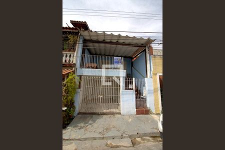 Casa à venda com 94m², 2 quartos e 1 vaga Casa à venda com 94m², 2 quartos e 1 vagaFachada