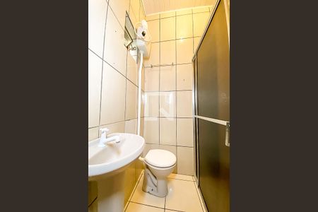 Casa para alugar com 70m², 2 quartos e 2 vagasBanheiro