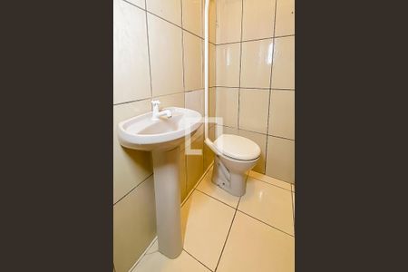 Casa para alugar com 70m², 2 quartos e 2 vagasBanheiro