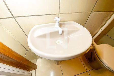 Casa para alugar com 70m², 2 quartos e 2 vagasBanheiro